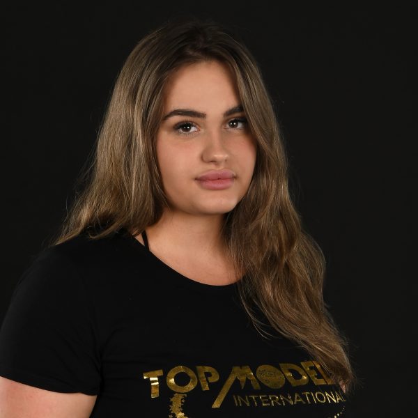 300 – DOMINIKA WERONIKA